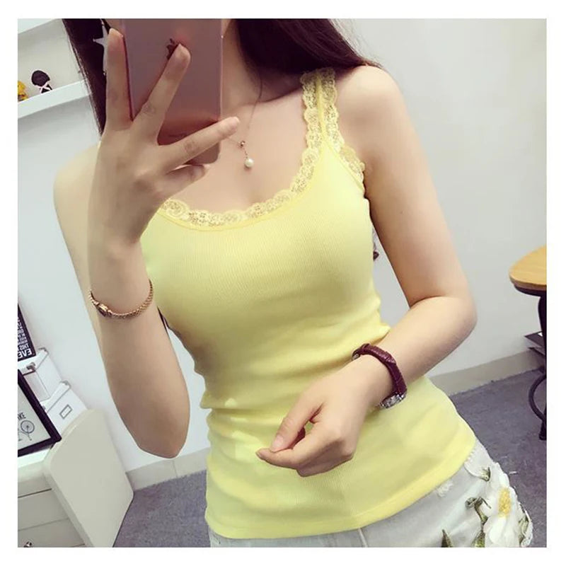 Débardeur d'été noir sans manches pour femme, avec haut en dentelle et intérieur rouge, style camisole en dentelle, sous-vêtements amples, vêtements pour femmes, gilet